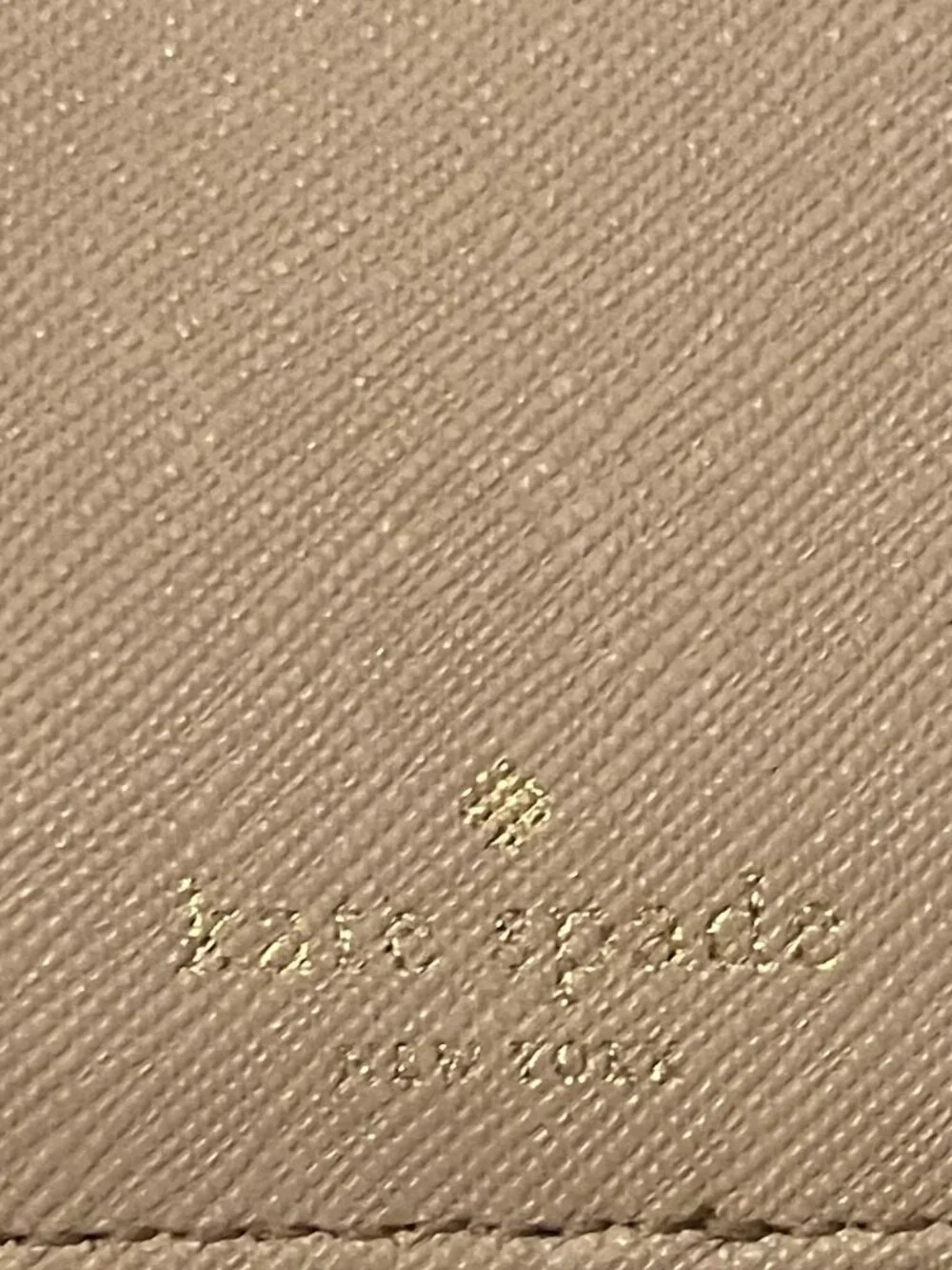 BEAUTIFUL!! ⁠Kate Spade New York Cameron Street Mikey Small Wallet